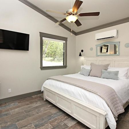 Green Acres Cottages - Fredericksburg Suite Wimberley Esterno foto