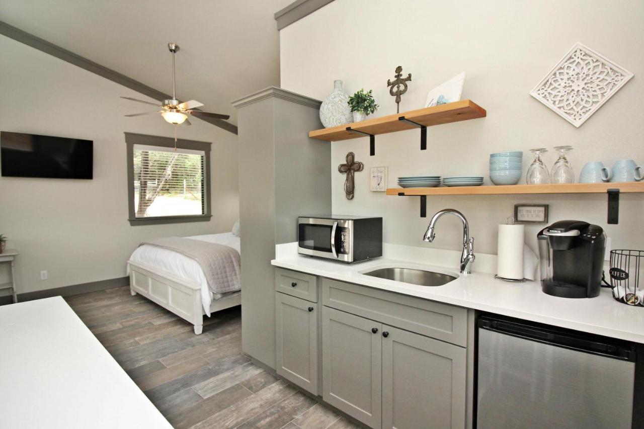 Green Acres Cottages - Fredericksburg Suite Wimberley Esterno foto